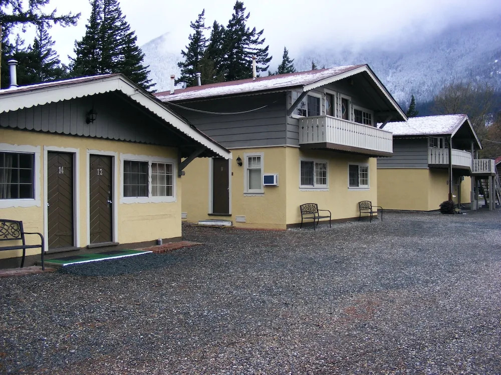 Richca Chalets Resort