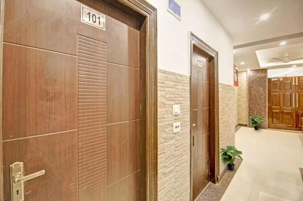 OYO Flagship 70251 Hotel Starwood