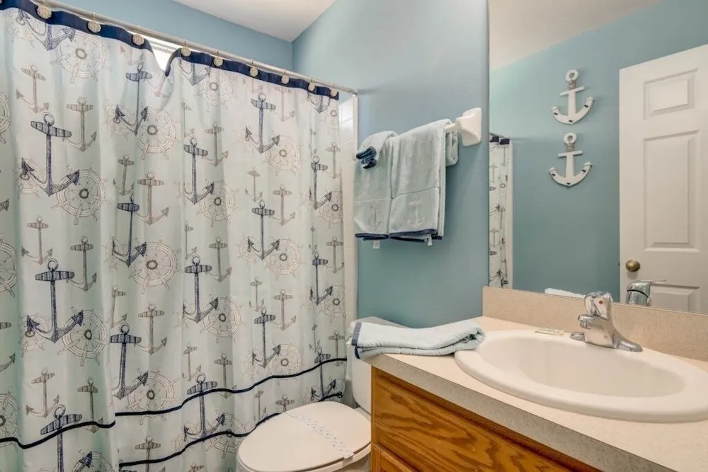 Southern Exposure Private Pool! 3 Bedroom Home by RedAwning