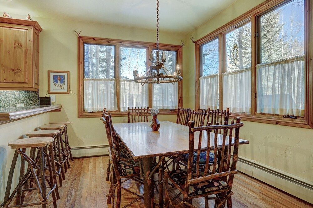The Perfect Large Family 3 Bedroom Condo by RedAwning