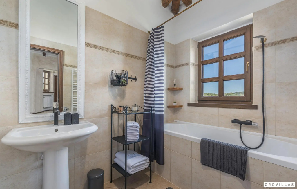 Rustica in Visnjan with 5 bedrooms and 1 bathrooms