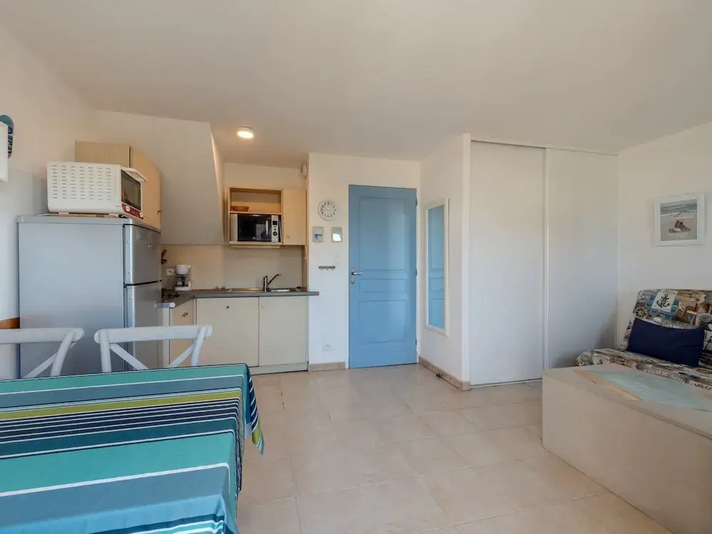 Peaceful Coastal Stay With Access to Pool