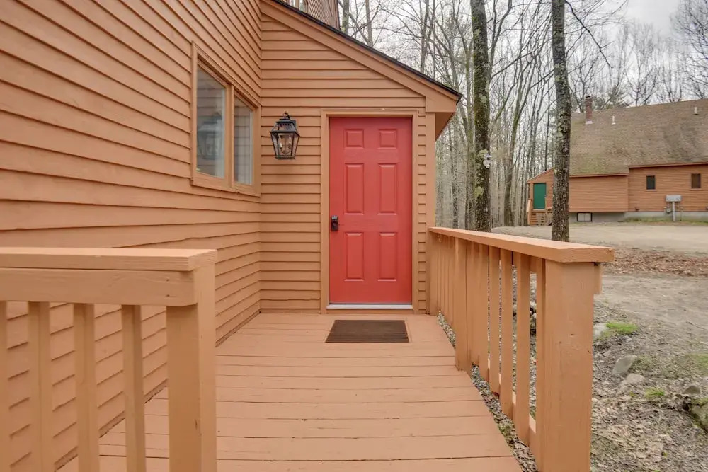 Private Hot Tub & Deck: North Conway Retreat