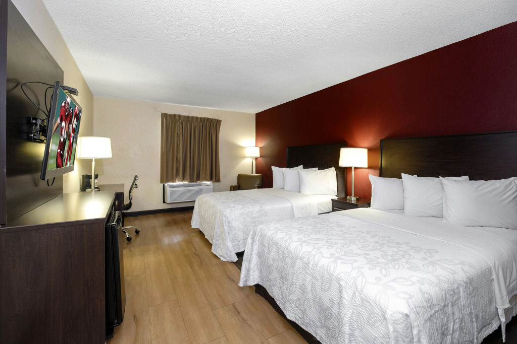 Red Roof Inn PLUS+ & Suites Opelika