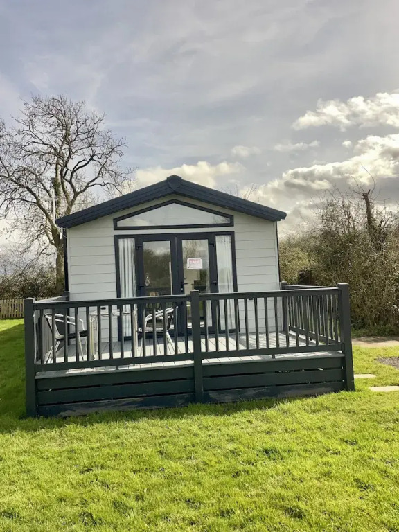 Modern Homely Chalet in Tuxford