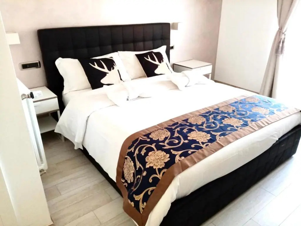 Rose Suite