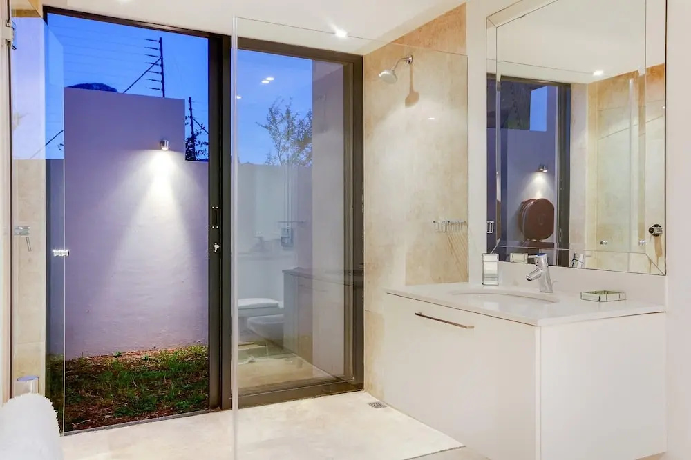 Spectacular Holiday Villa w Private Pool Gym Prima Views