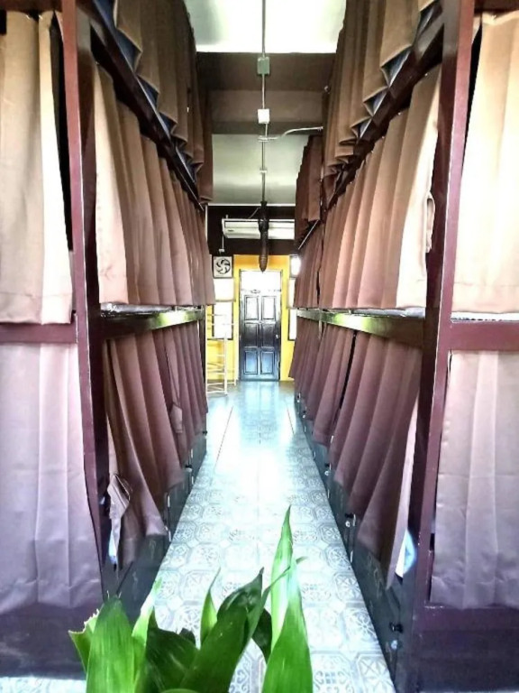 Long Feng Hostel Bangkok