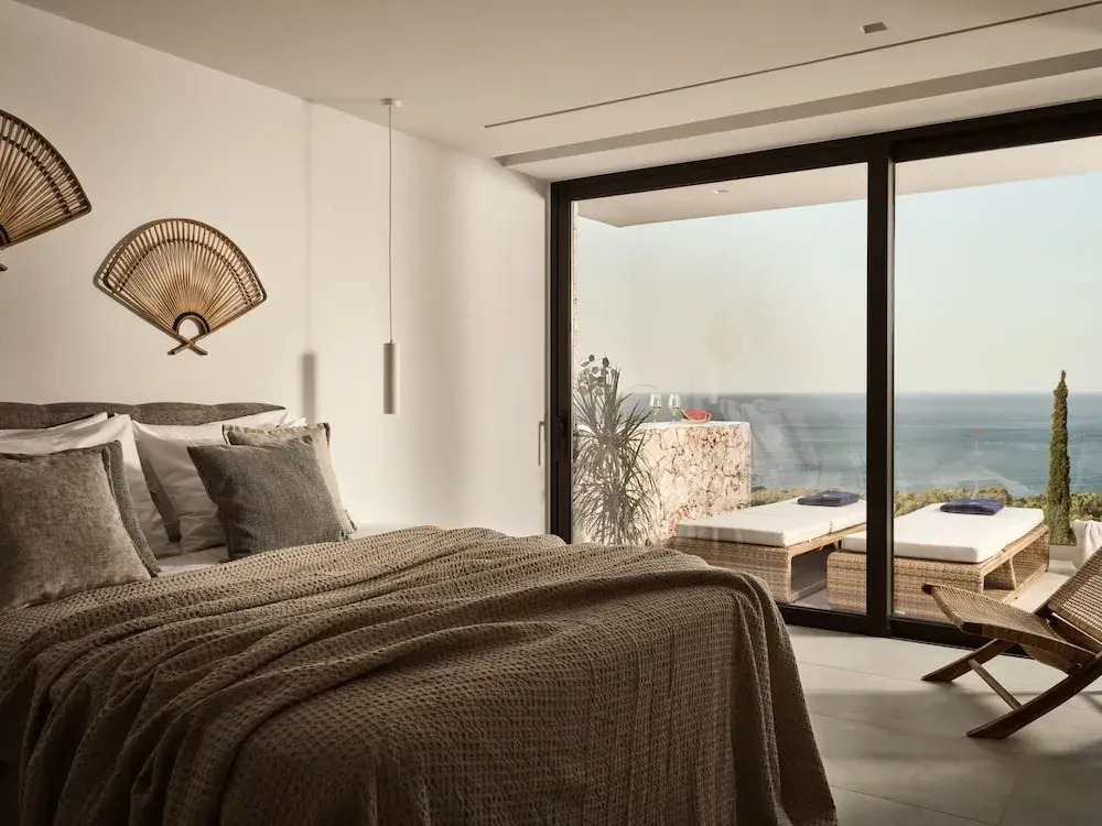 OLD-The Sall Suites Complex B - Iconic Sea Views, by ZanteWize