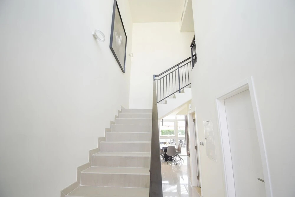 Spacious Luxury Villa With Pool and gym in Dubai