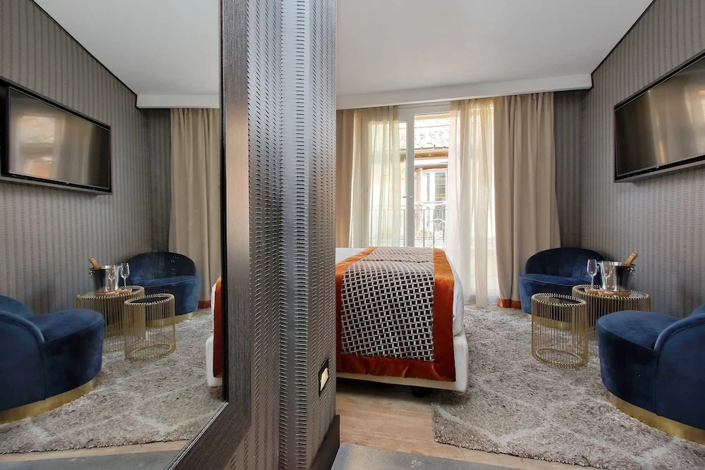 Fellini Design Suites