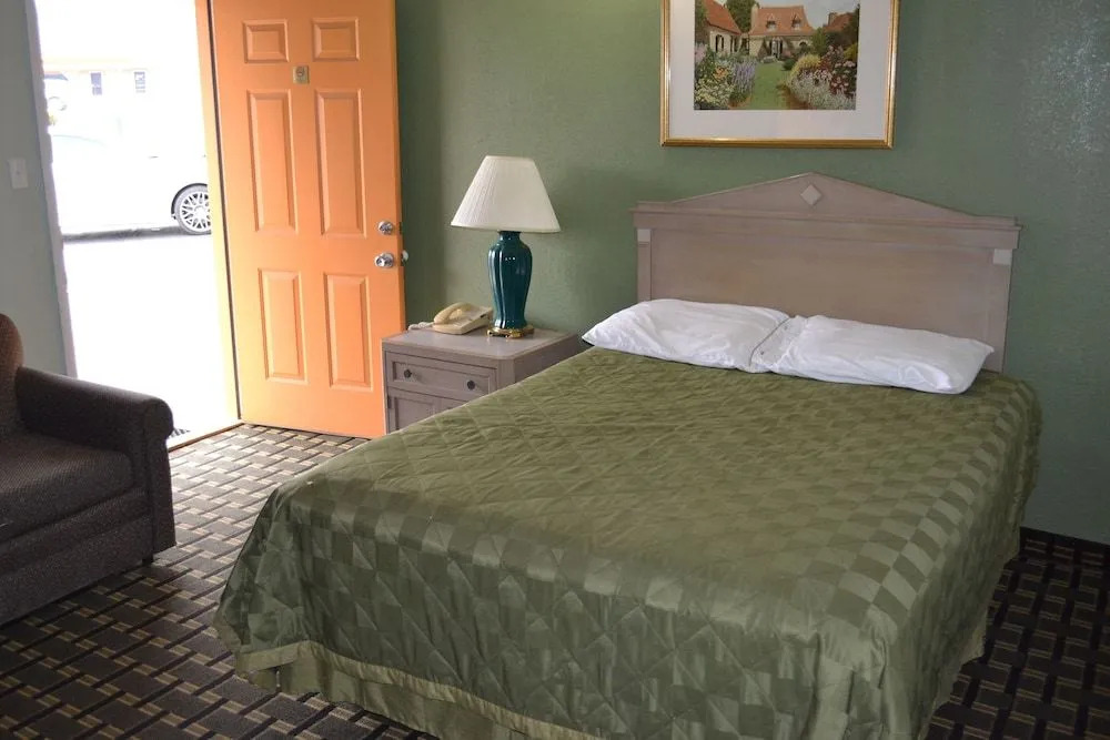 Lake Country Motel