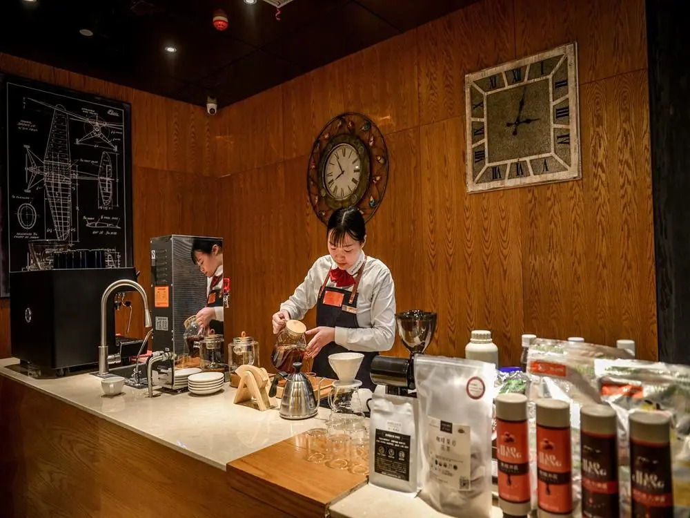 James Joyce Coffetel Luoyang Longmen High-speed Railway Station