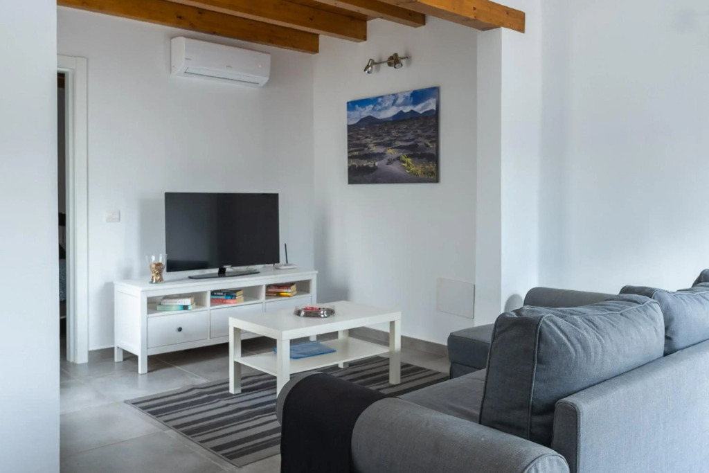 Comfortable houses Playa Roca beachfront access