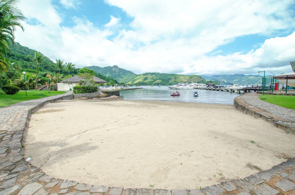 Casa De Alto Padrão Com Piscina Em Angra Dos Reis