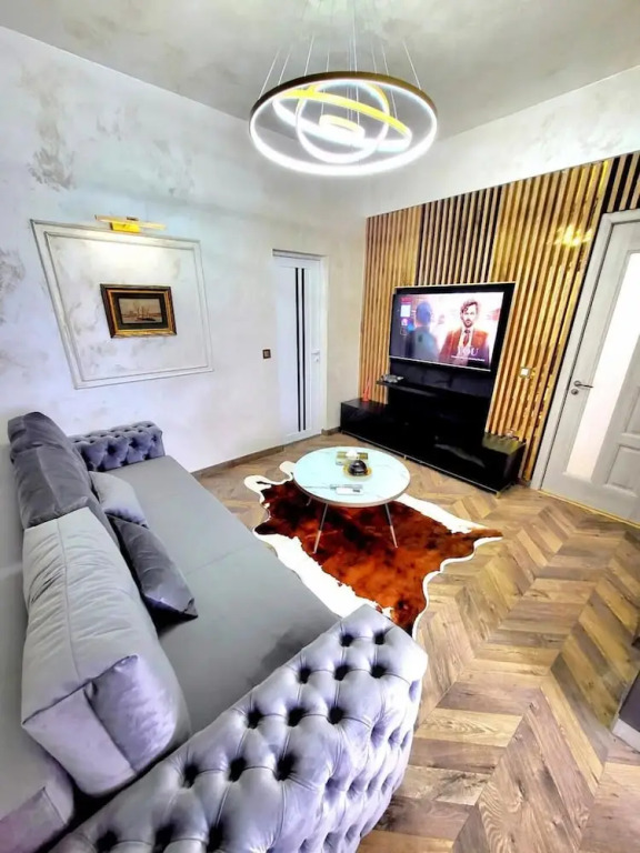 The Royalty Apartment old Town Center