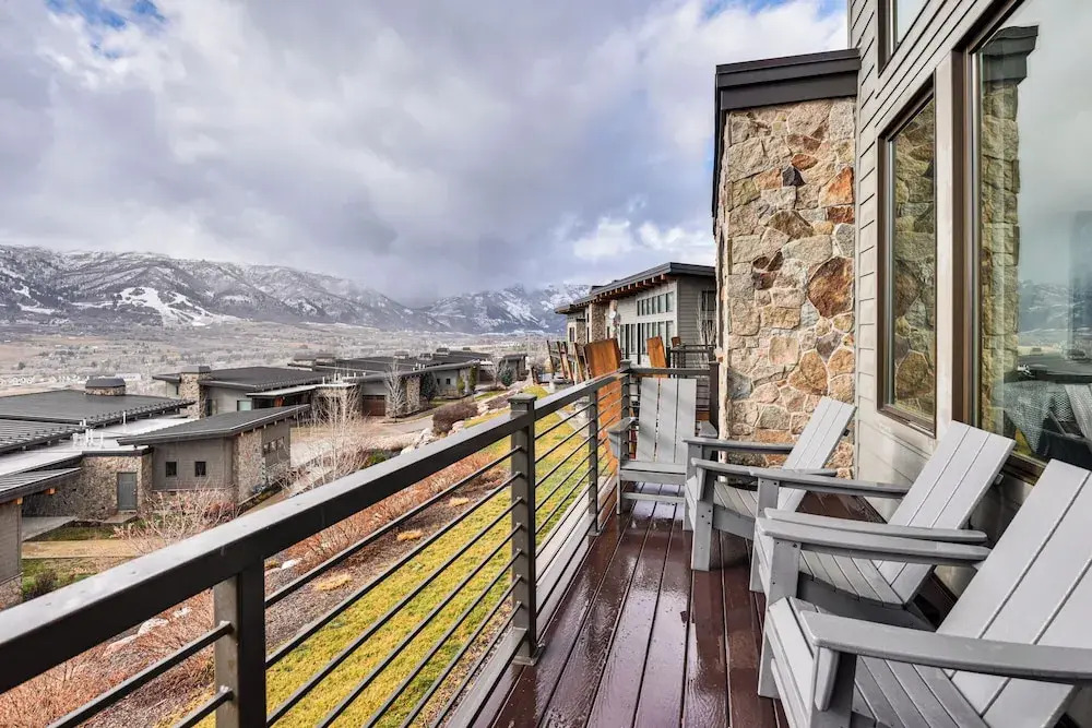 Luxe Eden Gem w/ Hot Tub: 6 Mi to Powder Mountain!