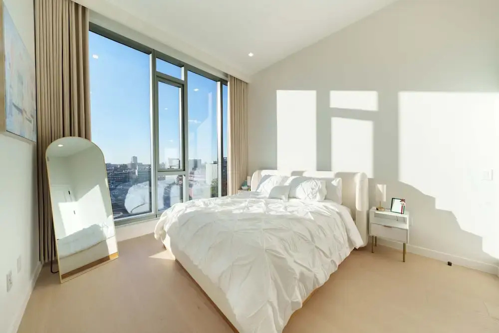 New Luxury Penthouse w Pool Gym in Flushing