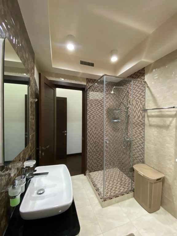 Northern Avenue, 3 bedrooms Luxury, New Renovated apartment TT666