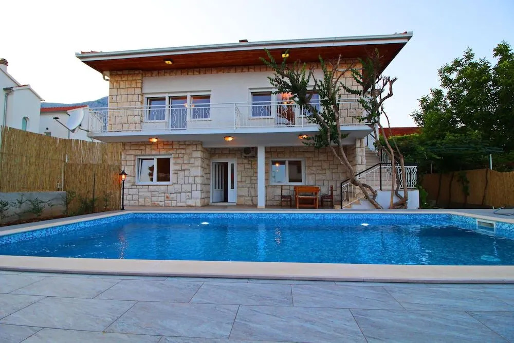 Villa Kosta