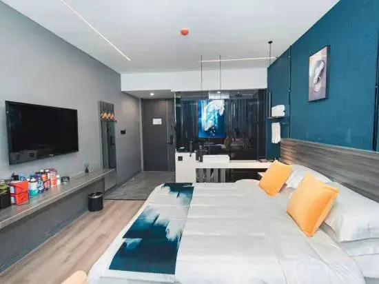 Nanyang Yueke Light Hotel (Wolong Bridge)