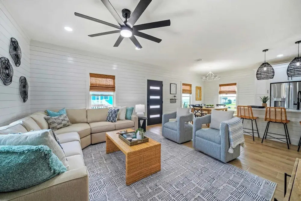 Sleeps 24 2 Homes, Priv Pool, Swing Bar, Patio Lounge Near Nature Preserve