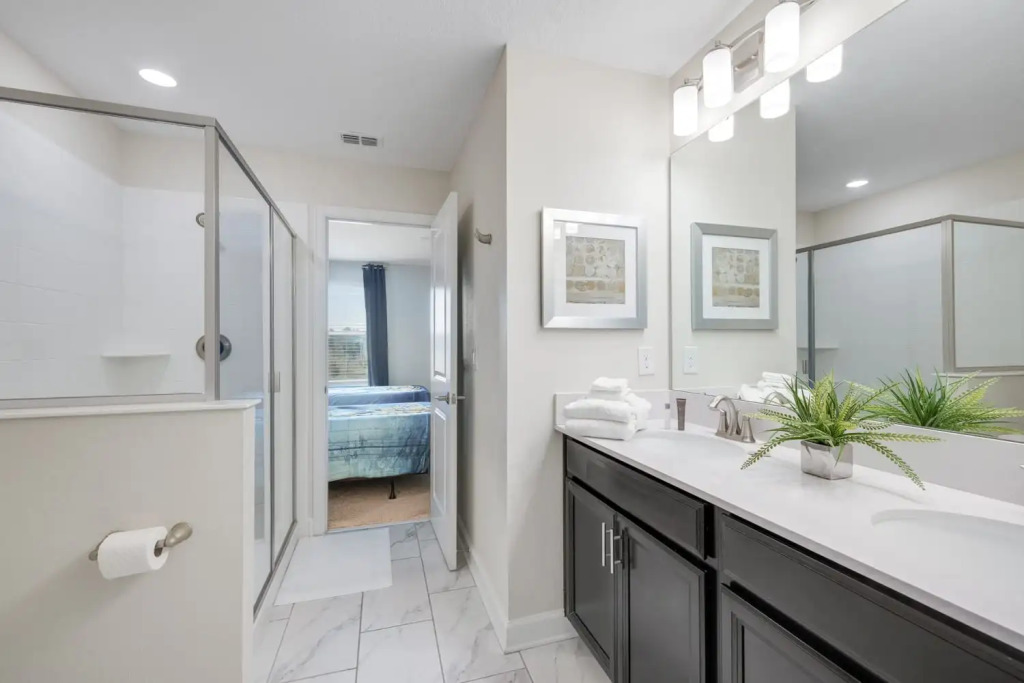 Wonderful home with private pool game and movie rooms near Disney