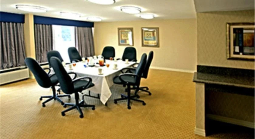Clarion Inn & Suites By Hampton Convention Center