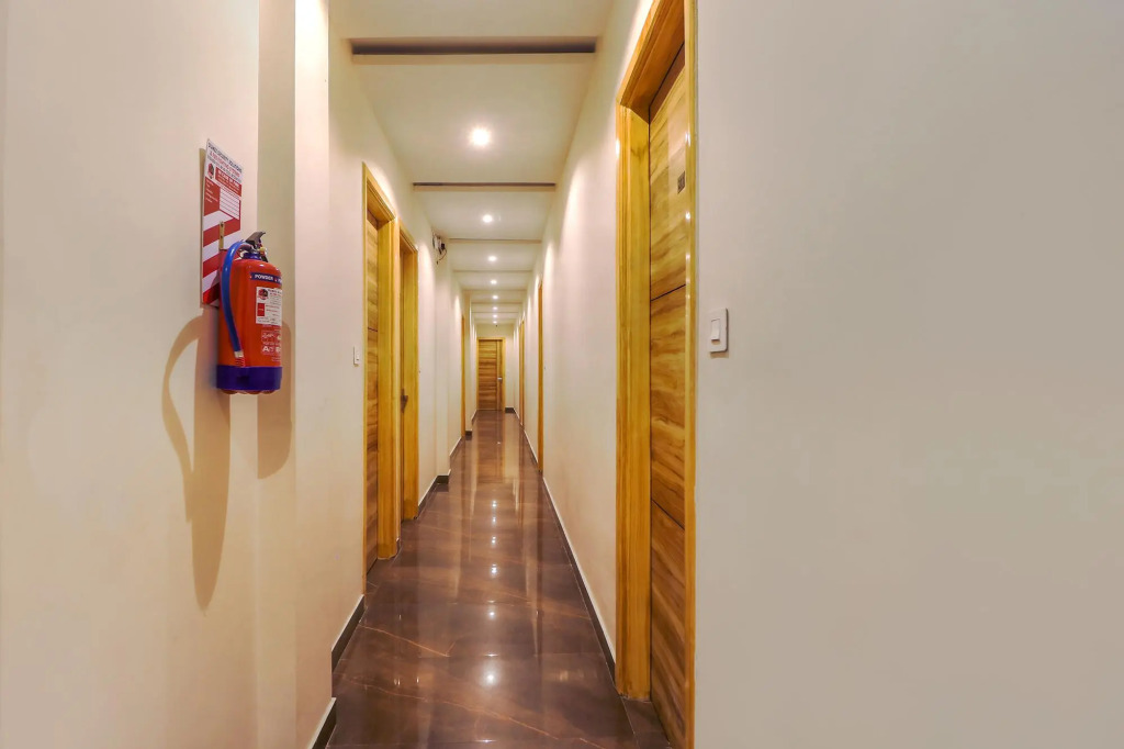 FabHotel Alpine Inn