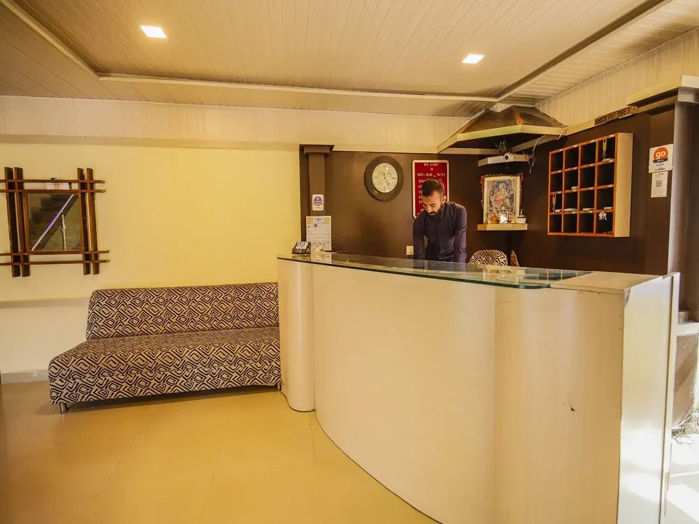 OYO 23500 Hotel Blue Valley