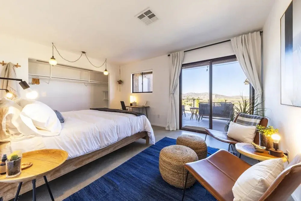 Twilight Terrace - Relax In Style 2 Bedroom Home by RedAwning
