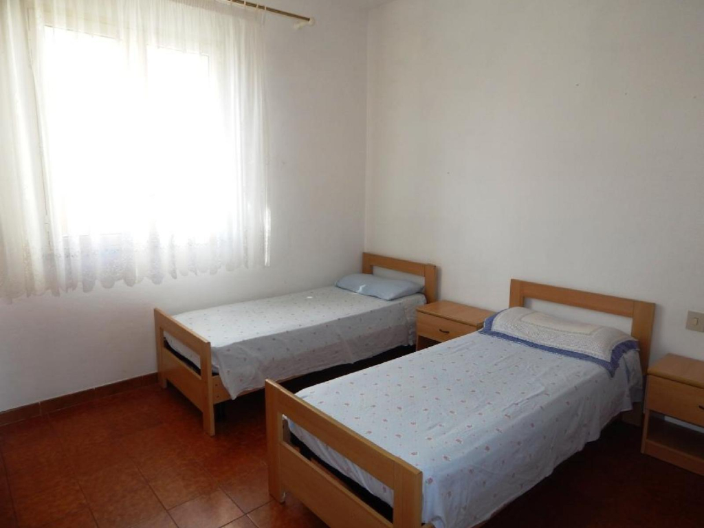 Gomez 1 - Two Bedroom