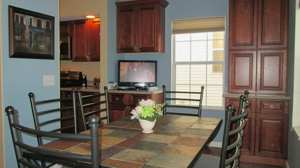 Golf 2 Screen Porches-View-Pointe Royale