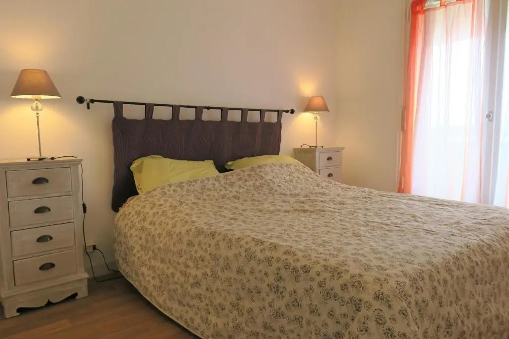 Appartement VUE SUR MER avec terrasse, plage de Trestraou à PERROS-GUIREC - Ref 861