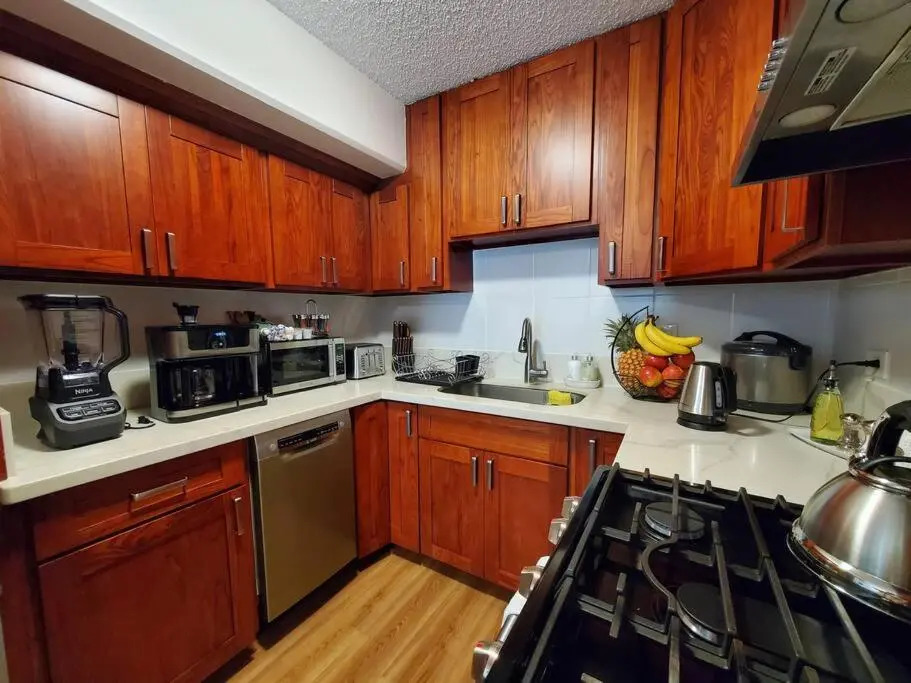 Luxury 2beds,2baths, free parking at Waikiki Beach