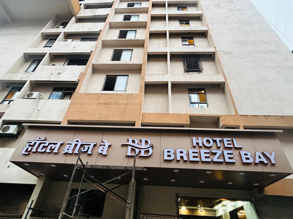 HOTEL BREEZE BAY EX - NEAR US Consulate, BKC