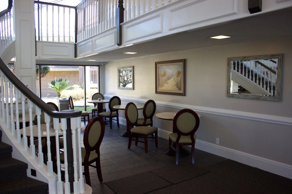 At Home Inn - Pensacola