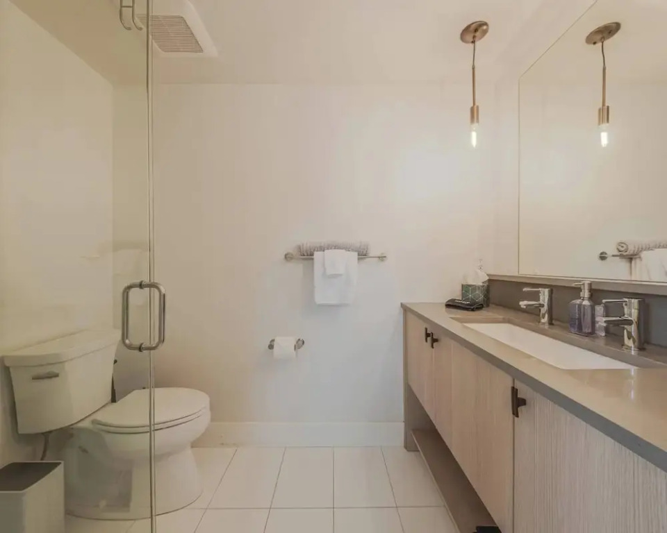 Whitefish Loft, Downtown Condo for 6