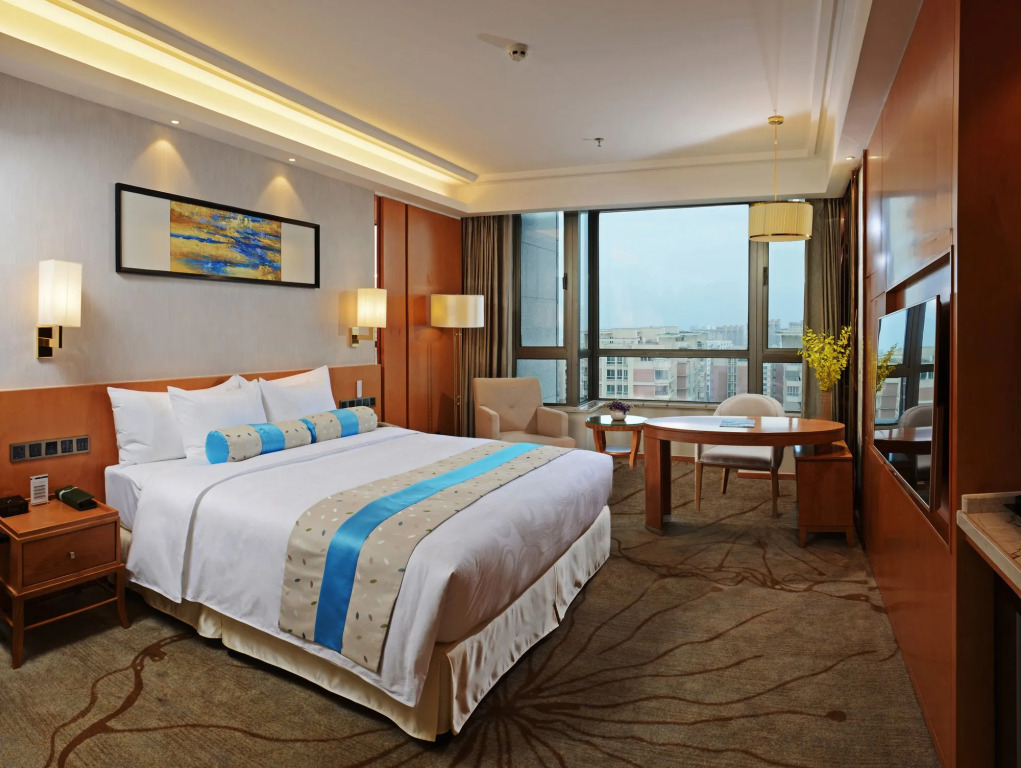 Menshine Gloria Plaza Hotel