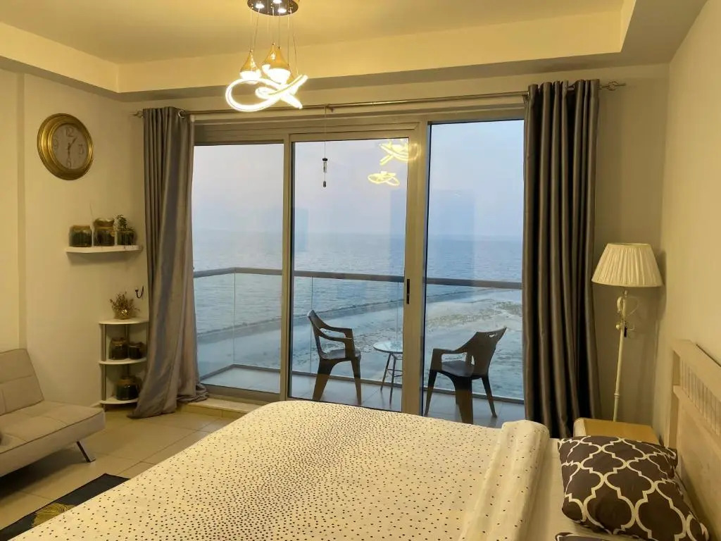 Beautiful Studio Apartment In Al Marjan Island