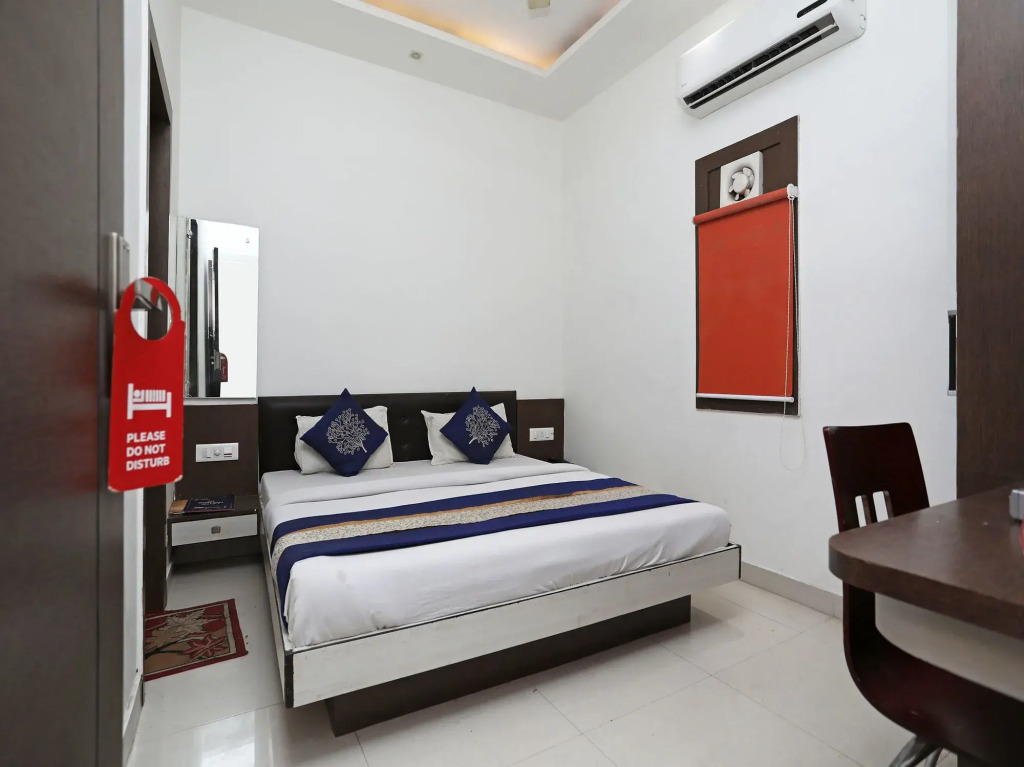 OYO 10454 Hotel Riviera