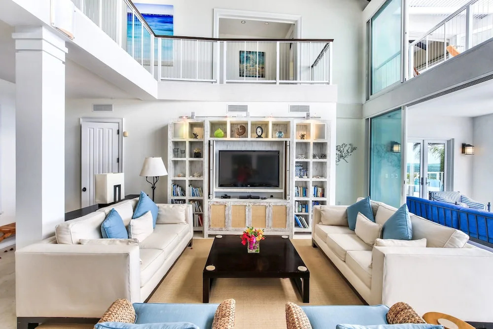 Azure Villa - Four Bedroom Villa
