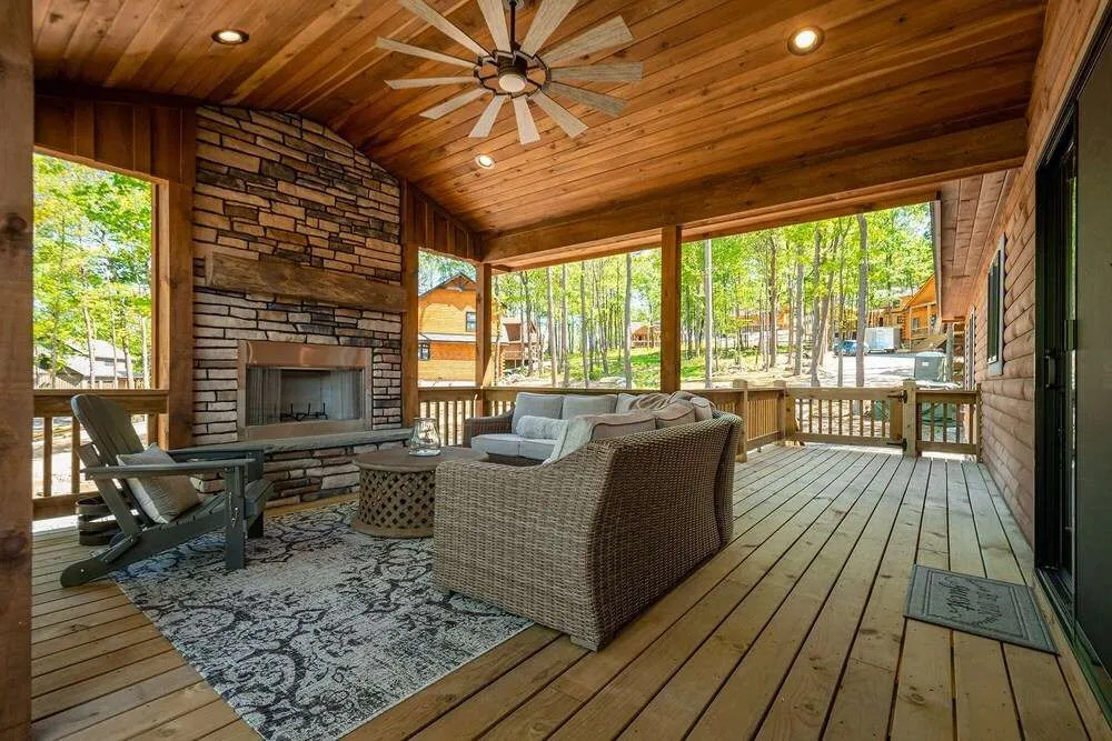 Bear Bottom Lodge