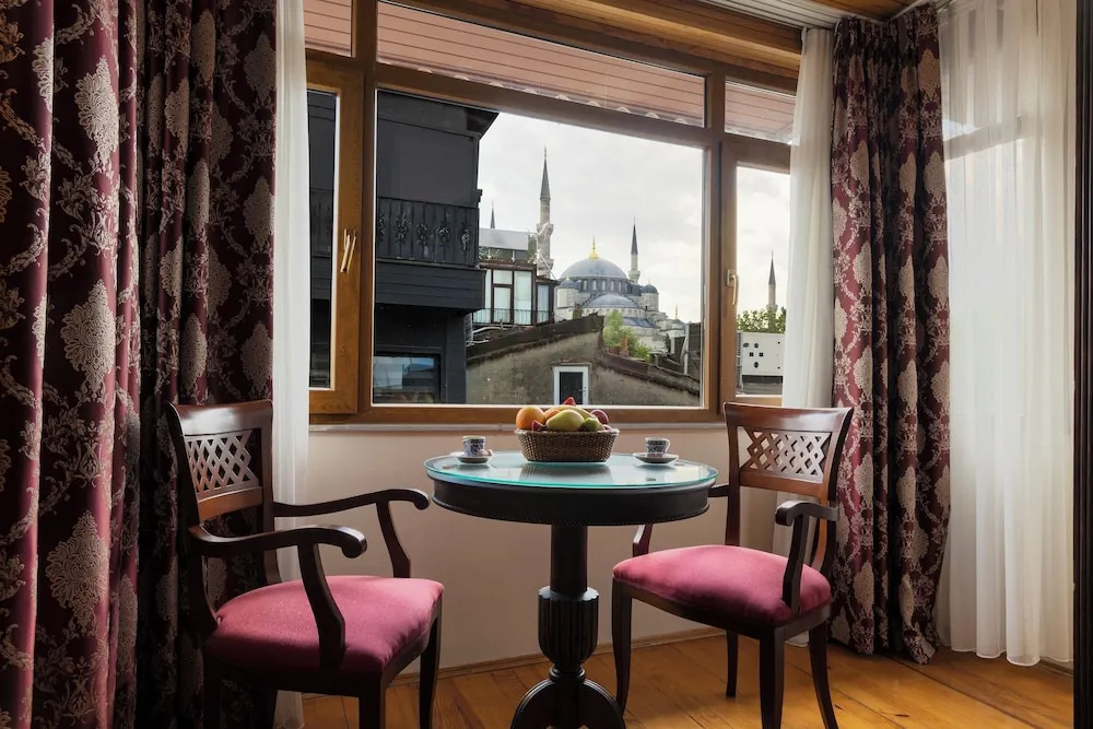 Seven Hills Boutique Hotel