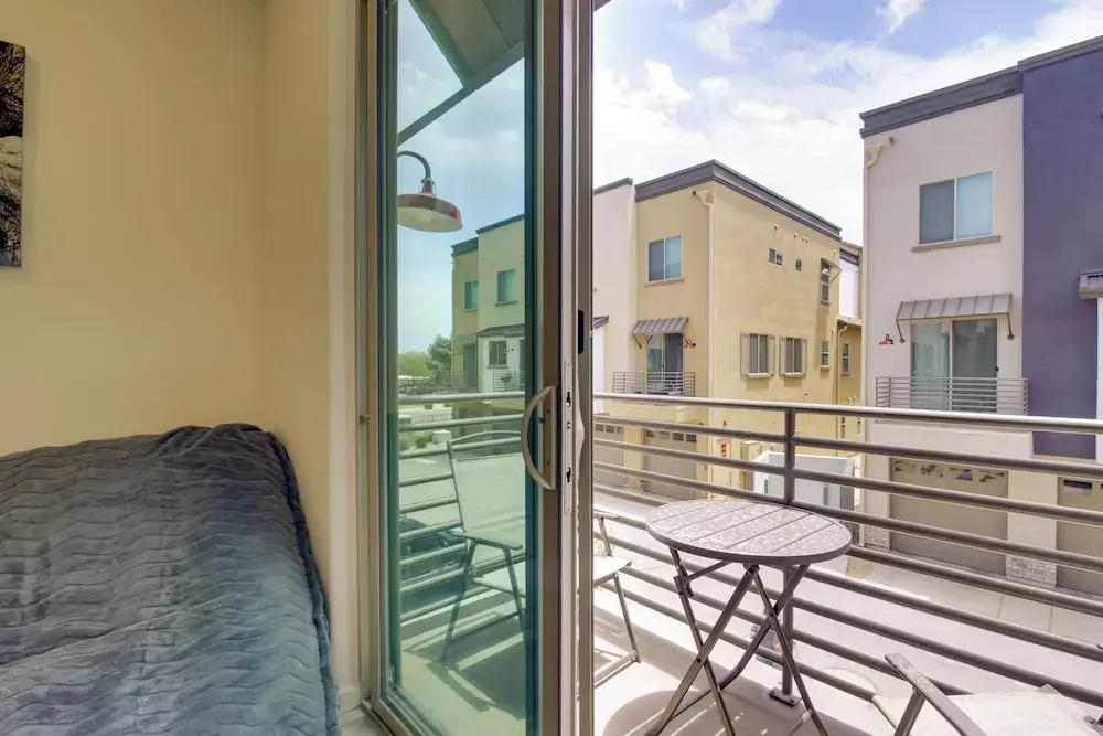 1 Mi to Intel Campus! Chandler Townhome w/ Pools