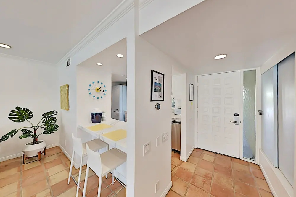 1881ar31 2 Bedroom Condo