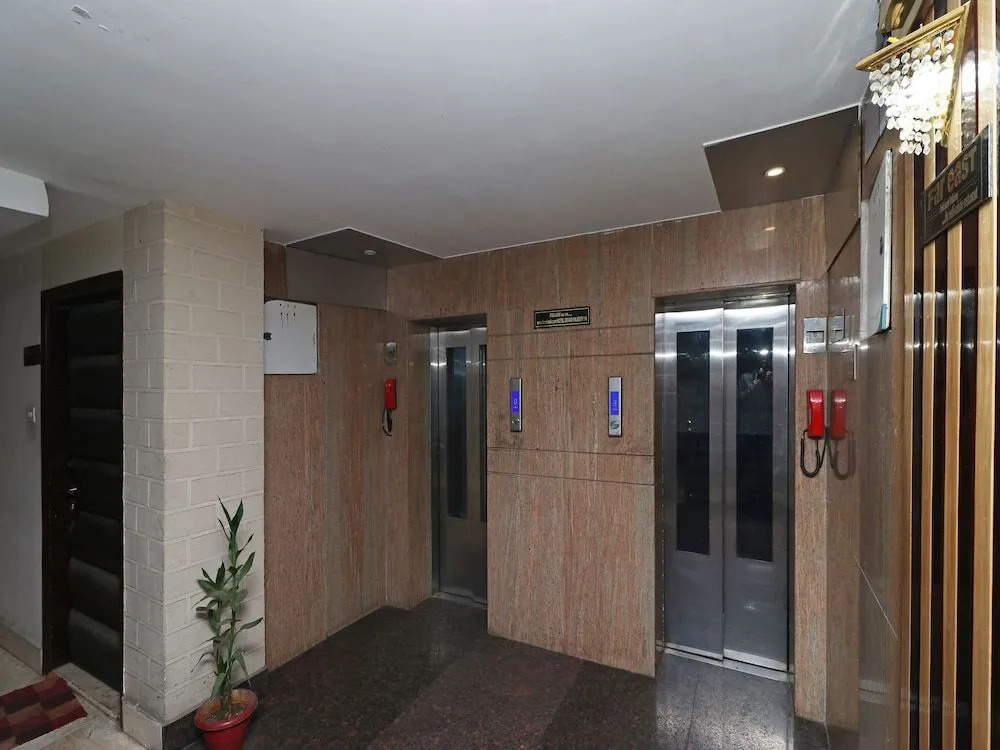 OYO Flagship 14647 Hotel Grand Majesty