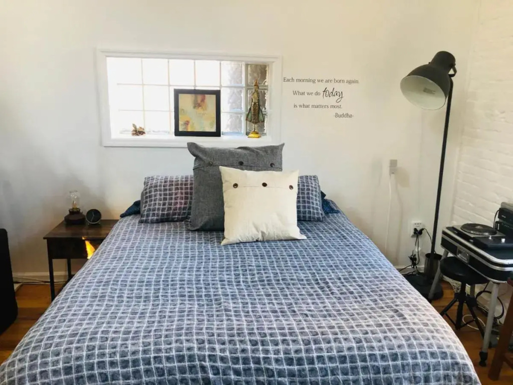 UPDATED Amazing Bi -Level Condo minutes from water views of New York City
