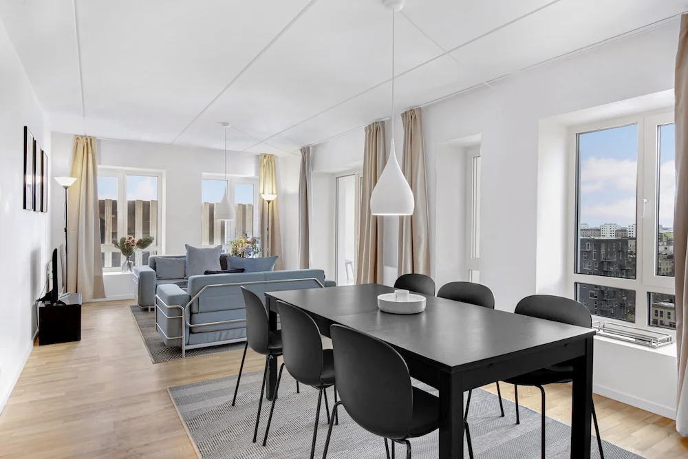 Two-bedrooms Apartment With Amazing View and Sunny Balcony Next to Royal Arena