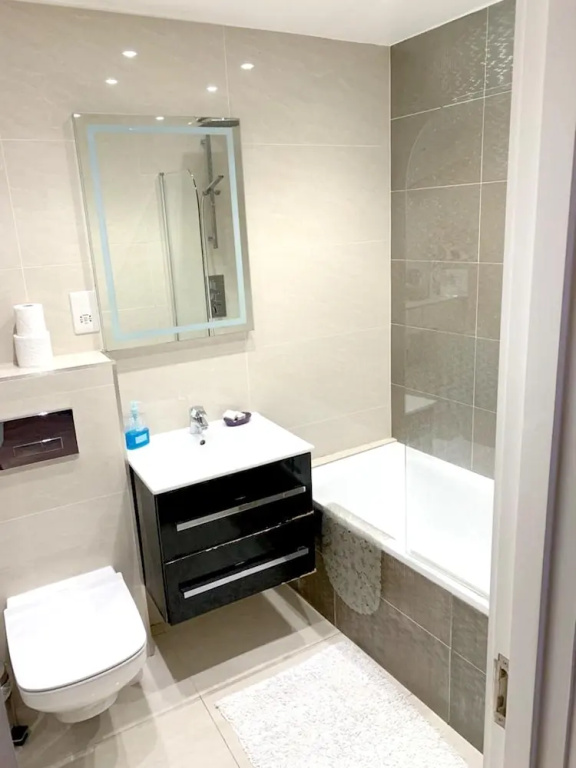Apartment With 2 Bedrooms in Greater London, With Wonderful City View, Balcony and Wifi